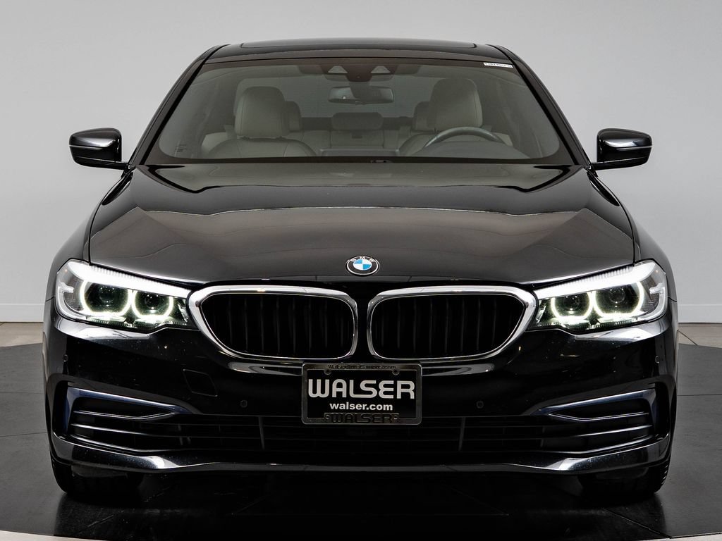 Used 2019 Jet Black BMW 540i image 2