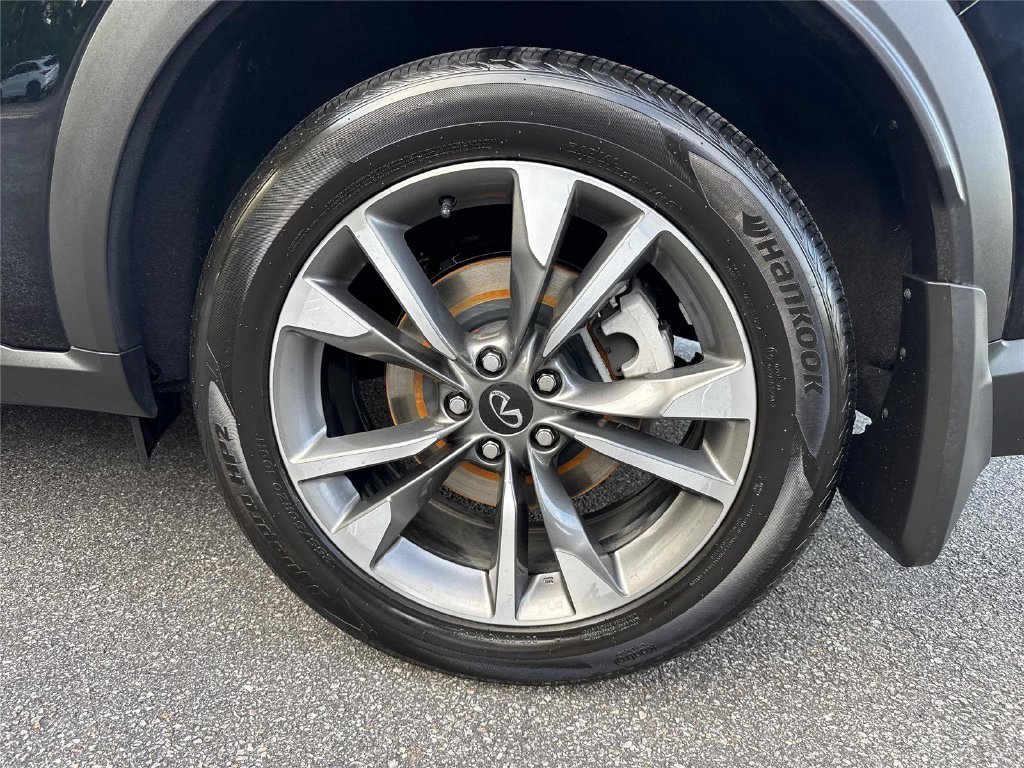 Used 2025 Black INFINITI LUXE image 31