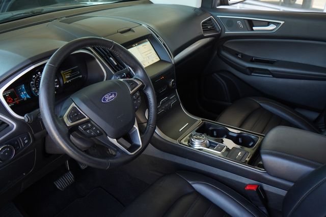 Used 2019 Gray Ford SEL image 26