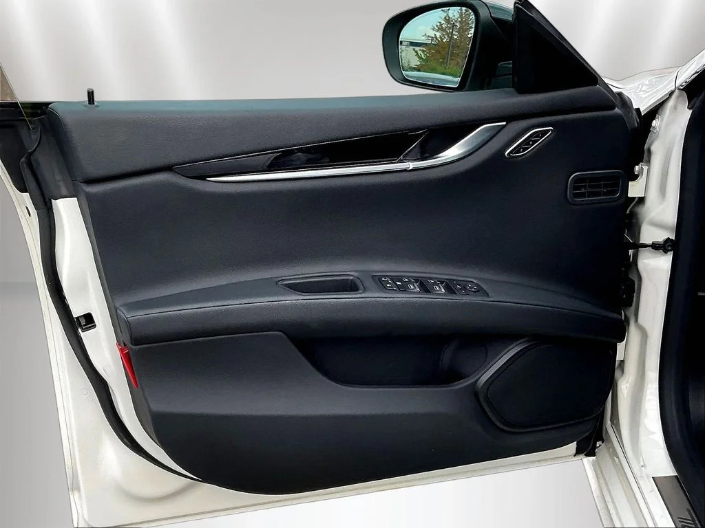 Used 2023 Bianco Maserati Modena Q4 image 19