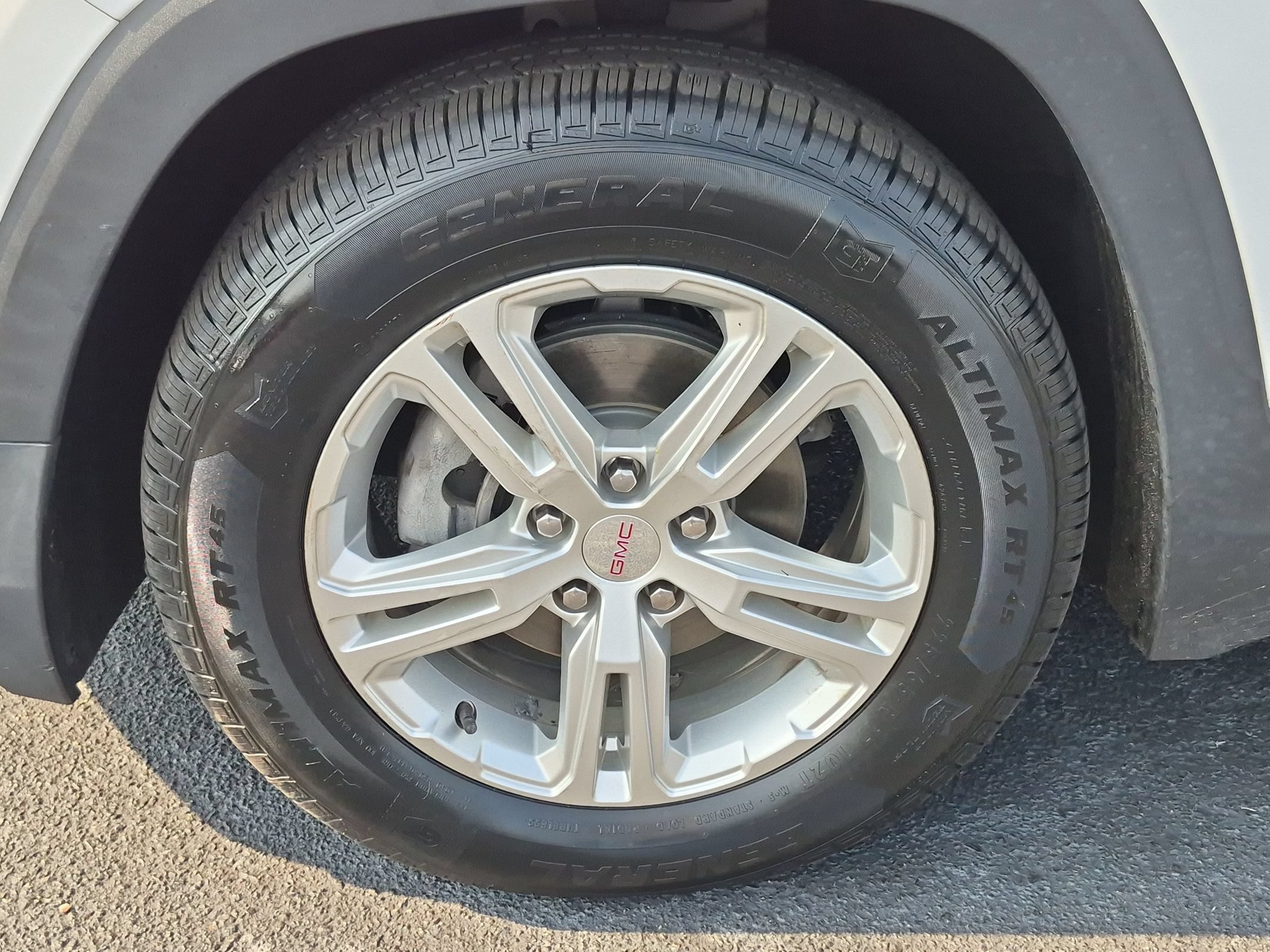 Used 2022 Summit White GMC SLE image 10
