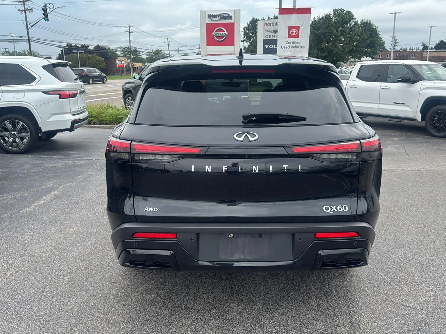 Used 2023 Mineral Black INFINITI PURE image 5