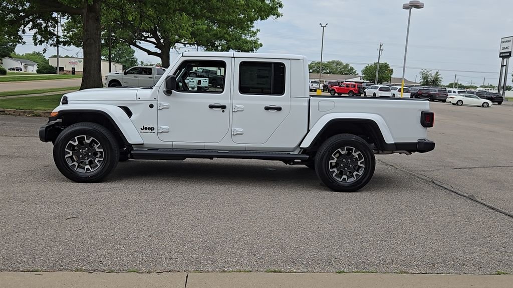 New 2026 Bright White Clear-Coat Exterior Paint Jeep Sahara image 5