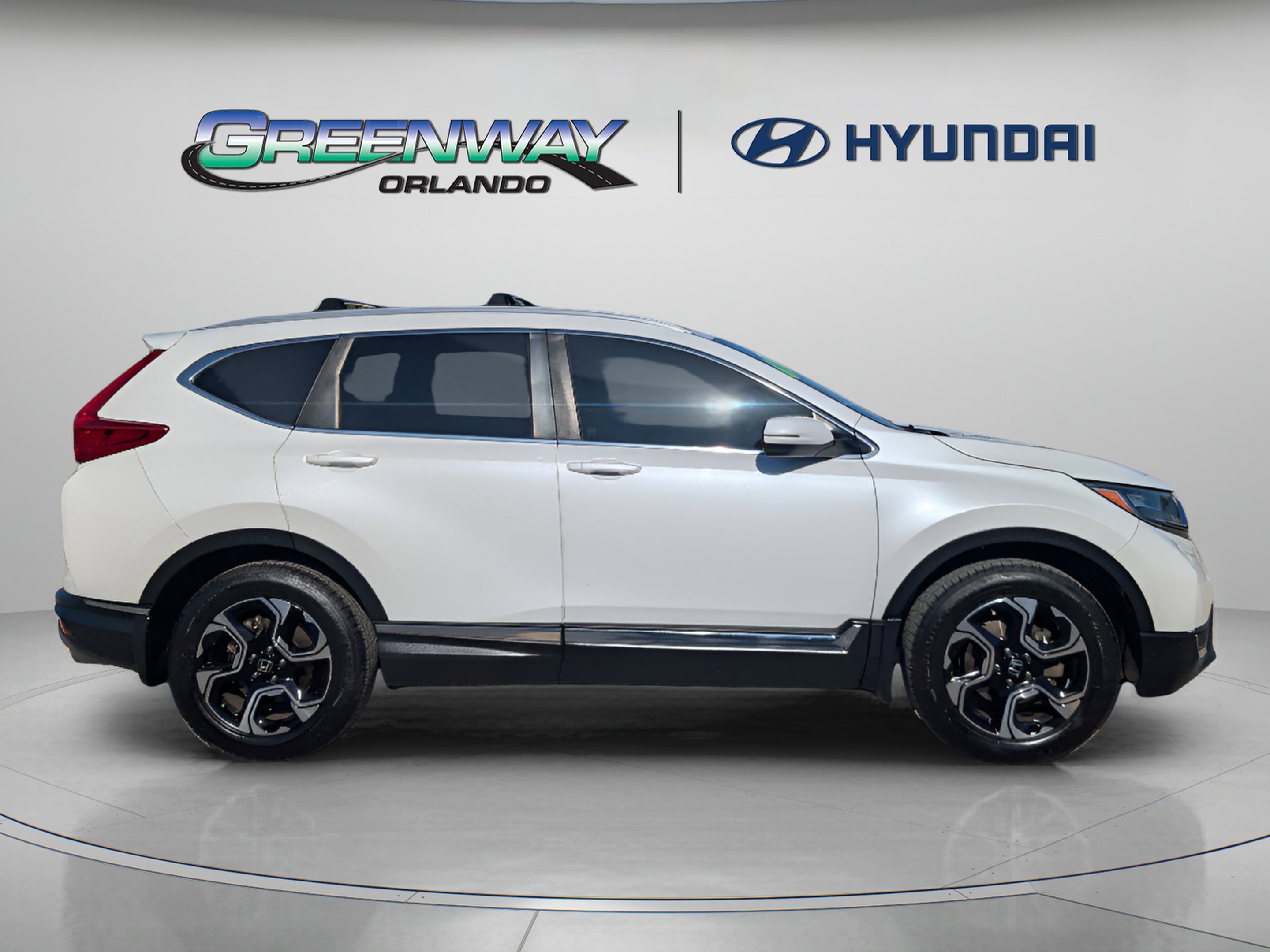 Used 2019 Modern Steel Metallic Honda Touring image 9