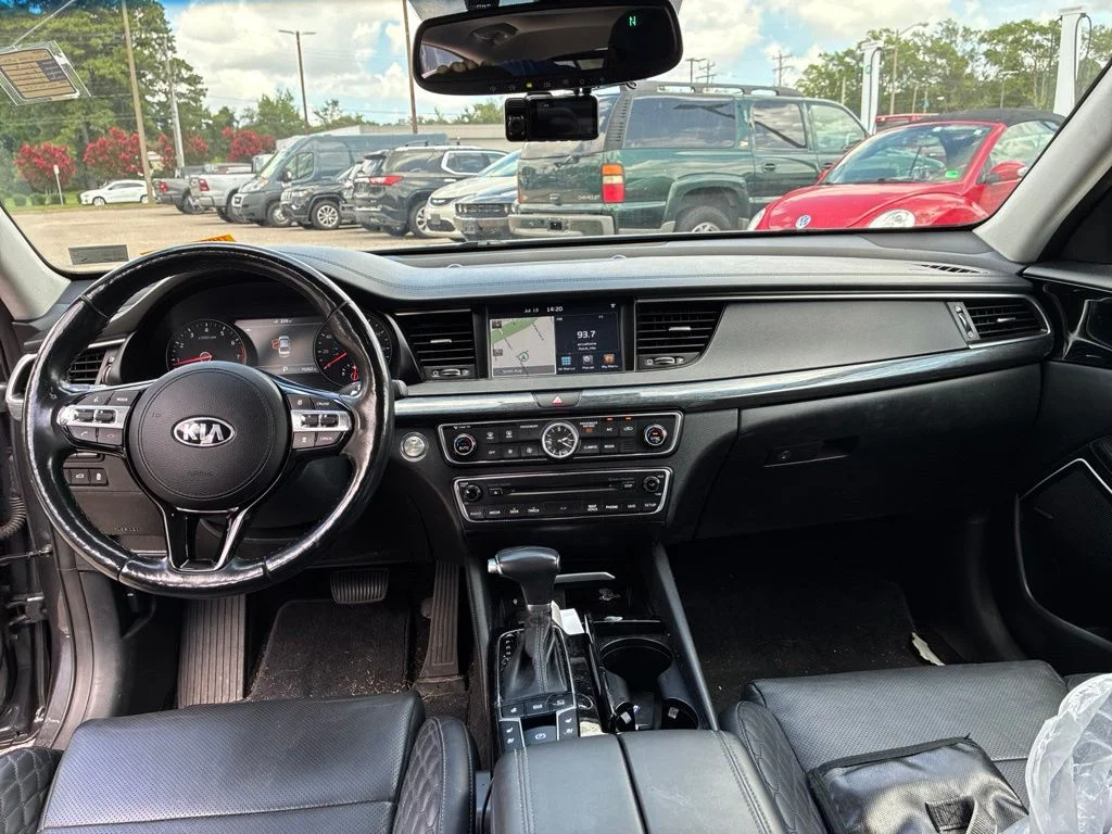 Used 2018 Gray Kia Limited image 18