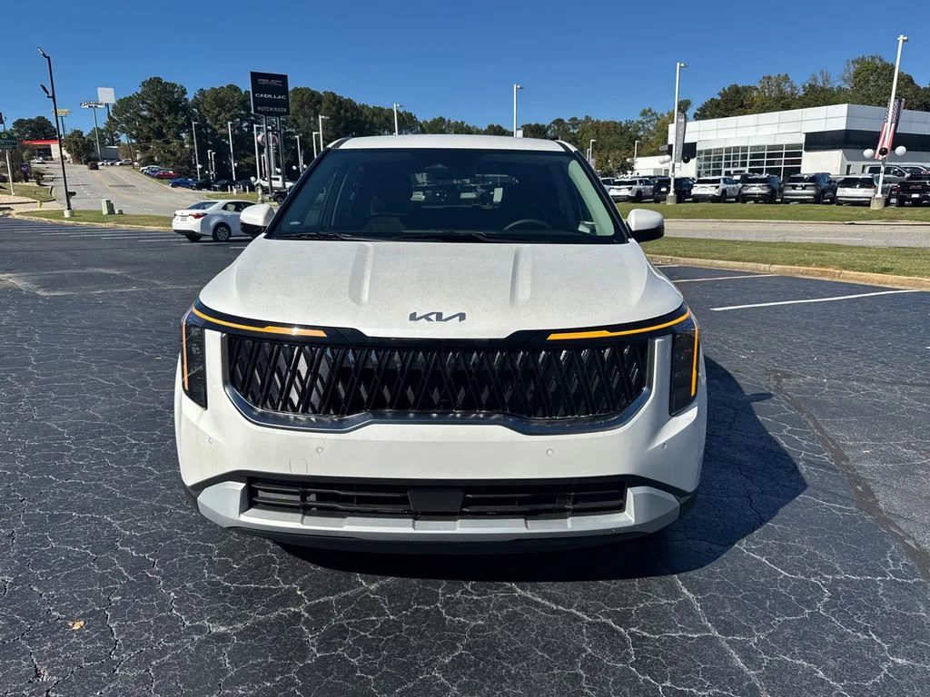 New 2025 White Kia LXS image 8