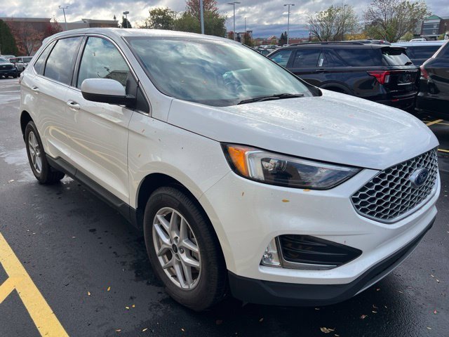 Used 2024 White Ford SEL image 1