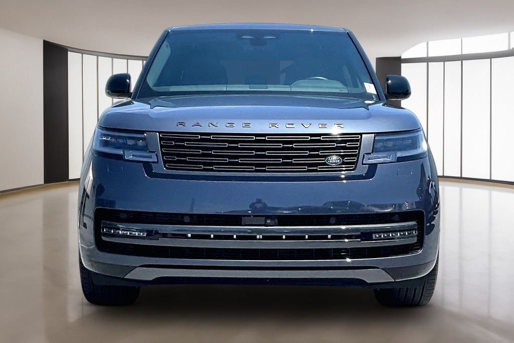 Used 2026 Varesine Blue Metallic Land Rover SE image 2