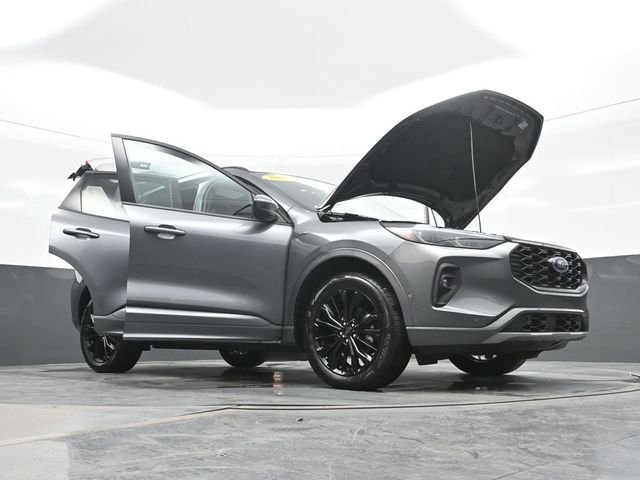 Used 2024 Gray Ford ST-Line Elite image 32