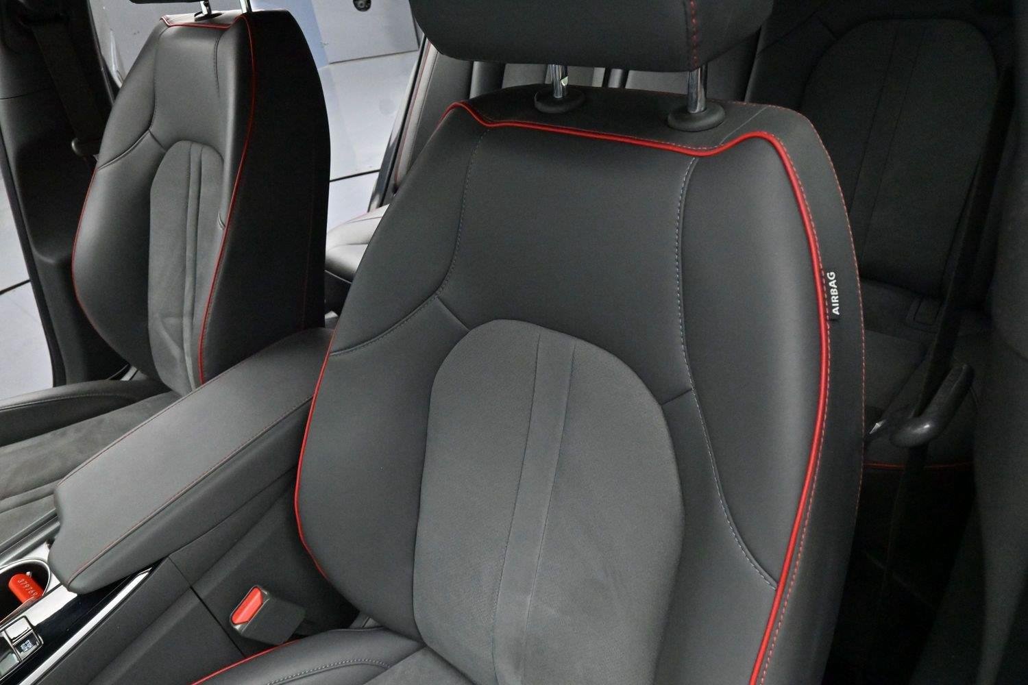 Used 2022 Phantom Black Hyundai SEL Plus image 14