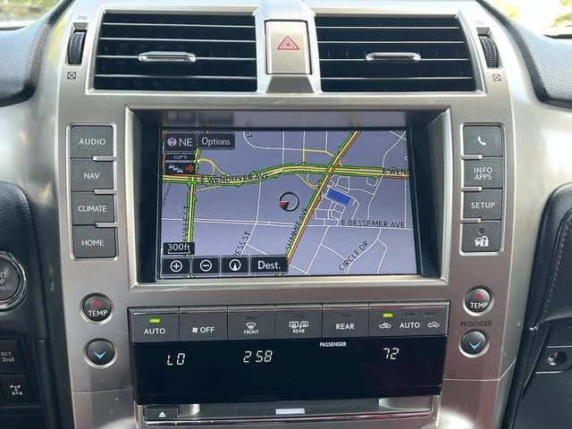 Used 2021  Lexus 460 Luxury image 20