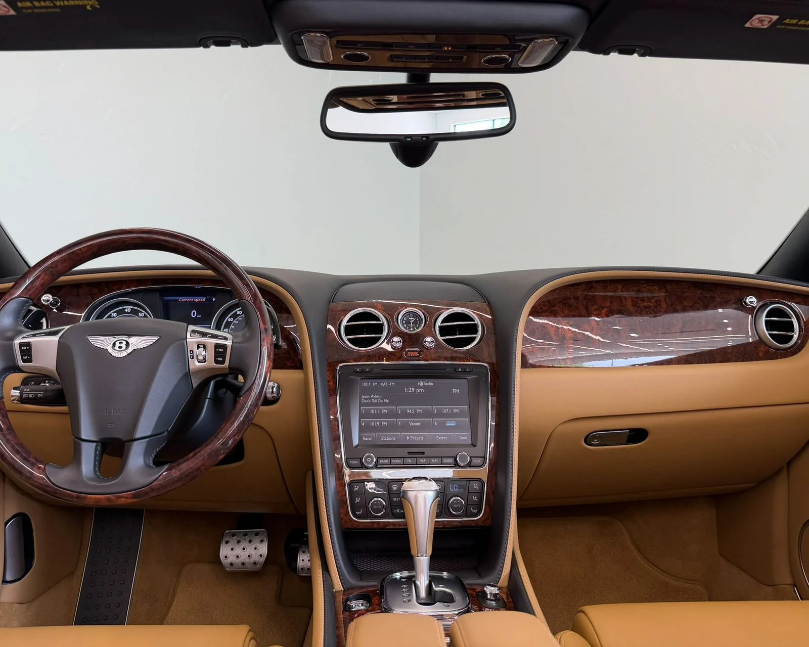 Used 2014 Black Bentley Base image 4