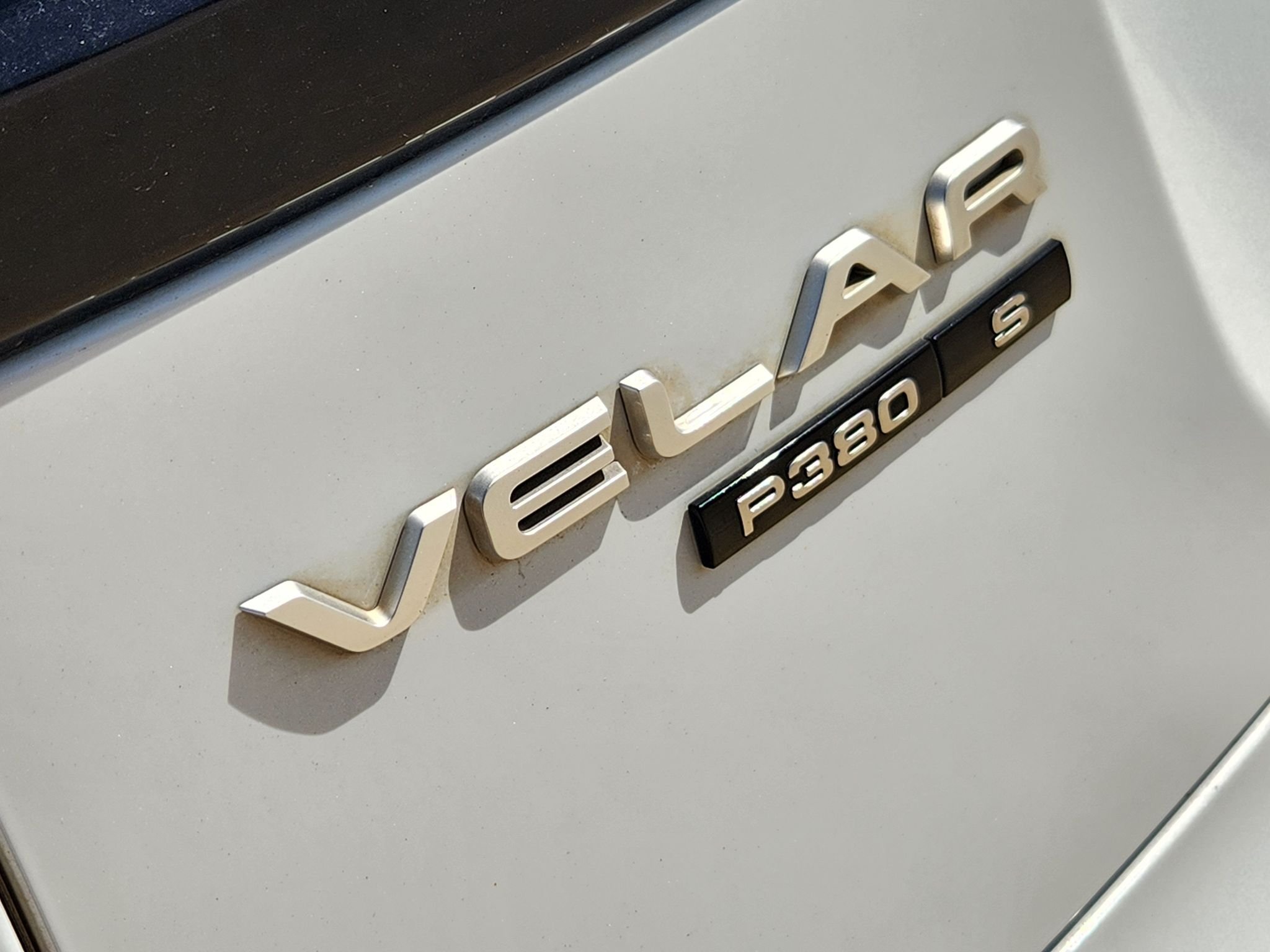 Used 2018 Fuji White Land Rover S image 12