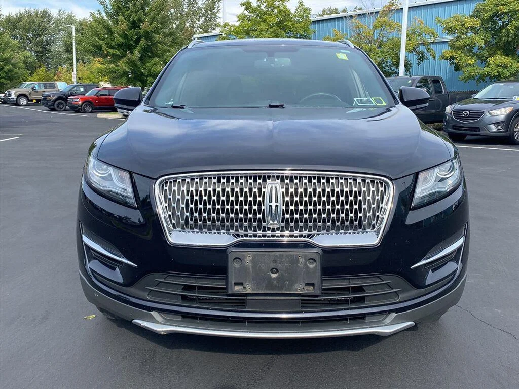 Used 2019 Infinite Black Lincoln Standard image 5