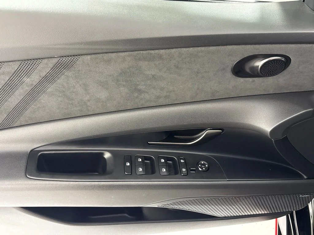 Used 2025 Black Hyundai Base image 25