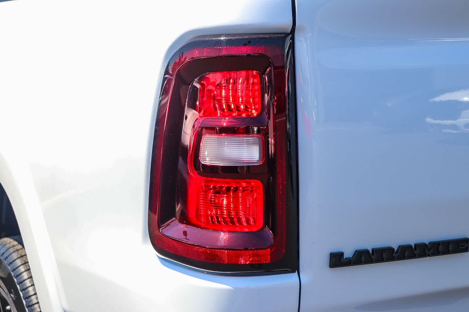 New 2026 Ivory White Tri-Coat Pearl-Coat Exterior Paint RAM Laramie image 7
