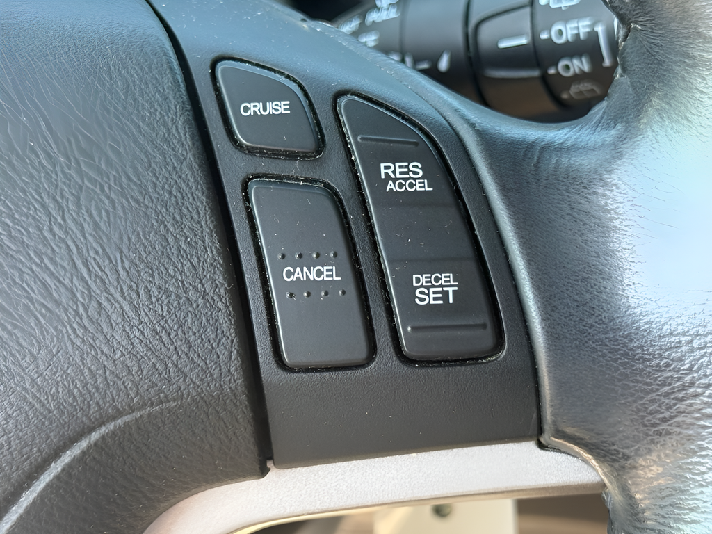 Used 2011 White Honda EX-L image 16