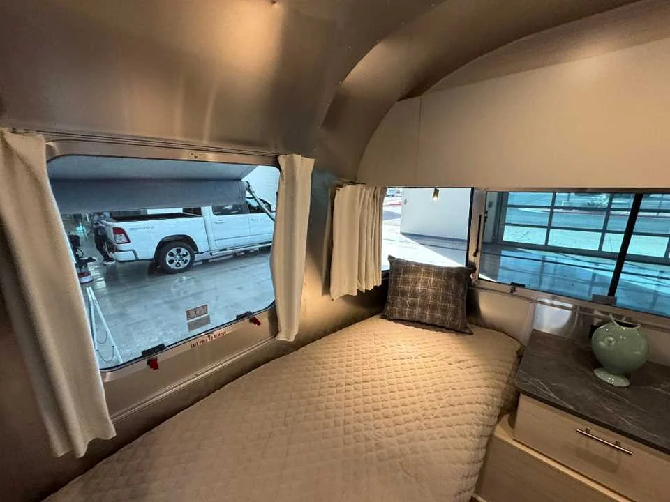 Used 2025 SILVER AIRSTREAM  image 26