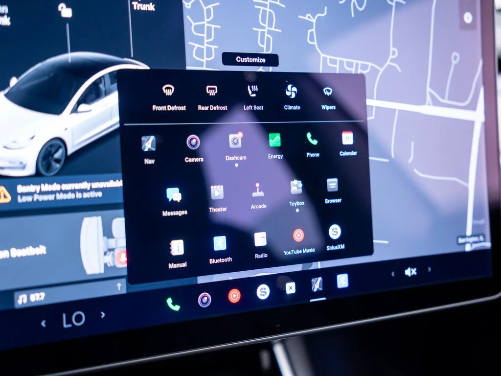 Used 2020 White Tesla Long Range image 28