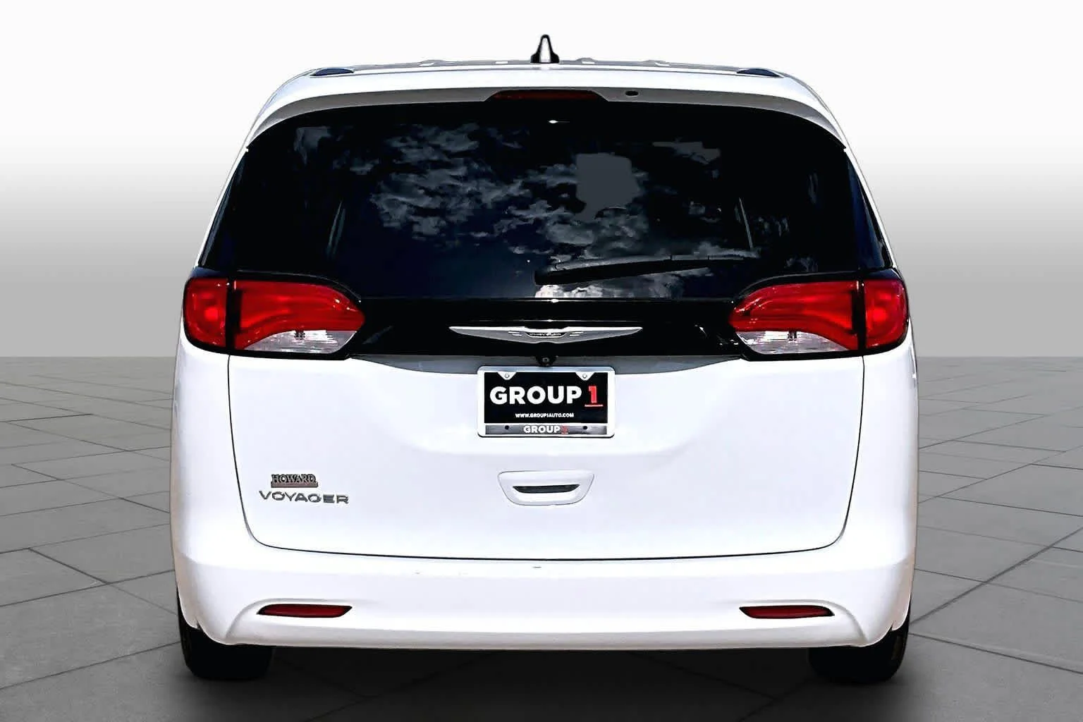 Pre-Owned 2022 Chrysler Voyager LX
