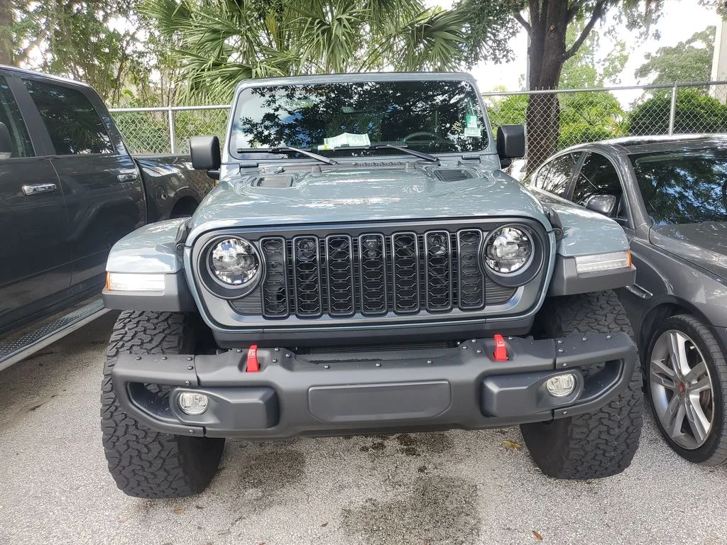Used 2025 Gray Jeep Rubicon X image 2