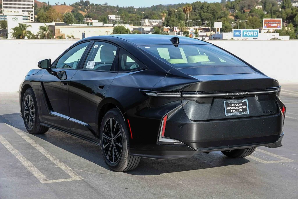 2026 Lexus ES BEV 350e Premium - Photo 6