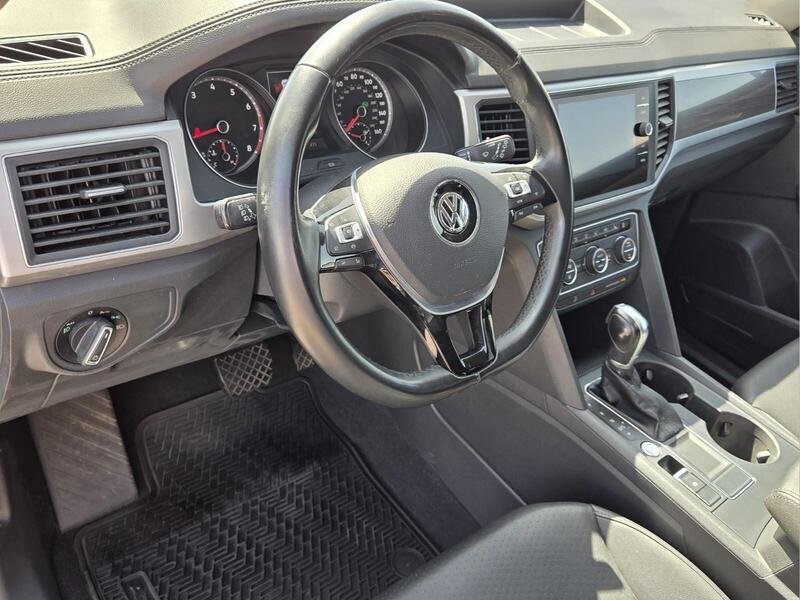Used 2019 Reflex Silver Metallic Volkswagen 3.6L V6 SE W/TECHNOLOGY FWD image 11