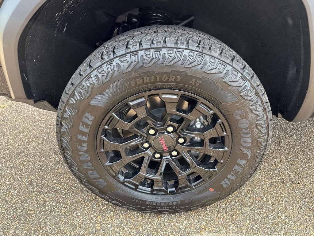 New 2026 Onyx Black GMC Elevation image 6
