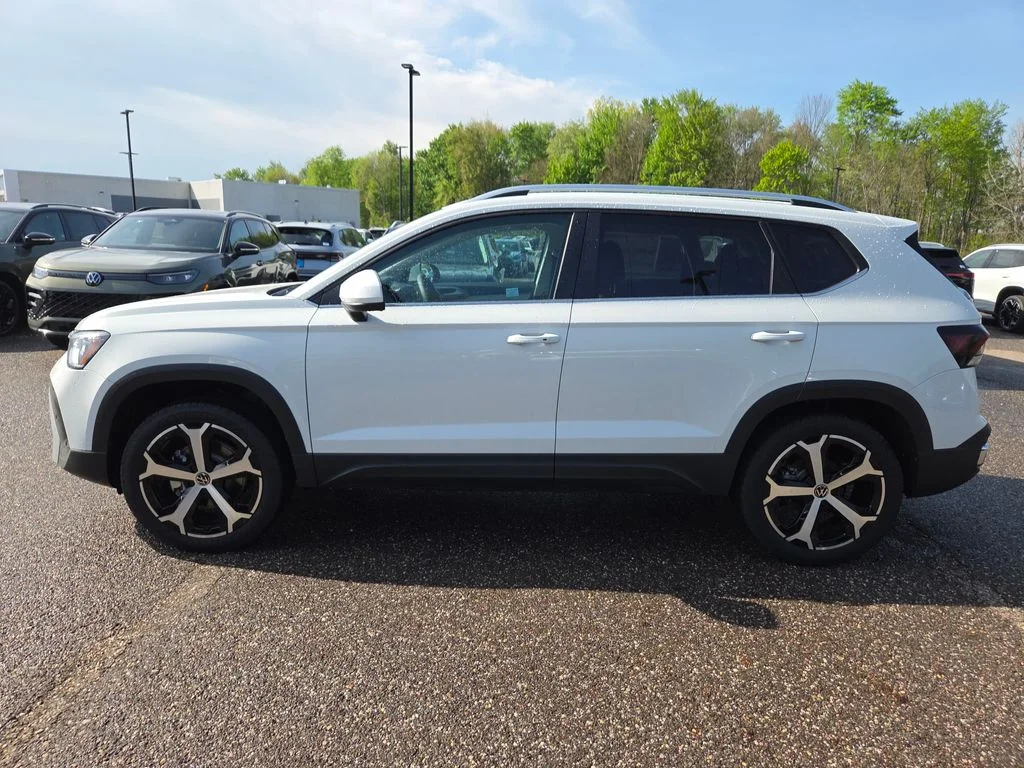 New 2026 Pure White Volkswagen 1.5T SEL image 3