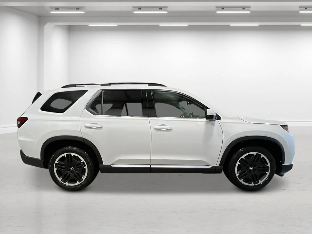 New 2026 Platinum White Pearl Honda Touring image 9