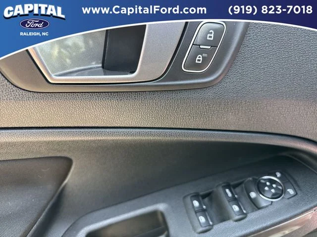 Used 2021  Ford SE image 20