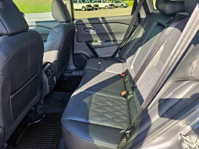 Used 2026 Gray Nissan Platinum image 25