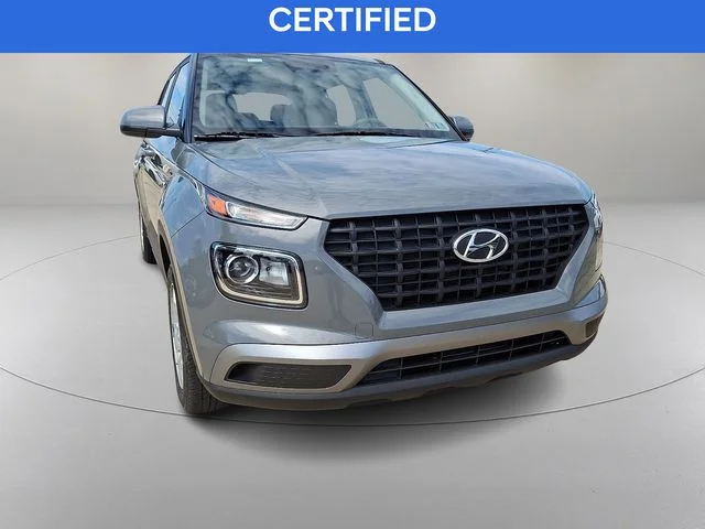 Used 2023 Gray Hyundai SE image 2