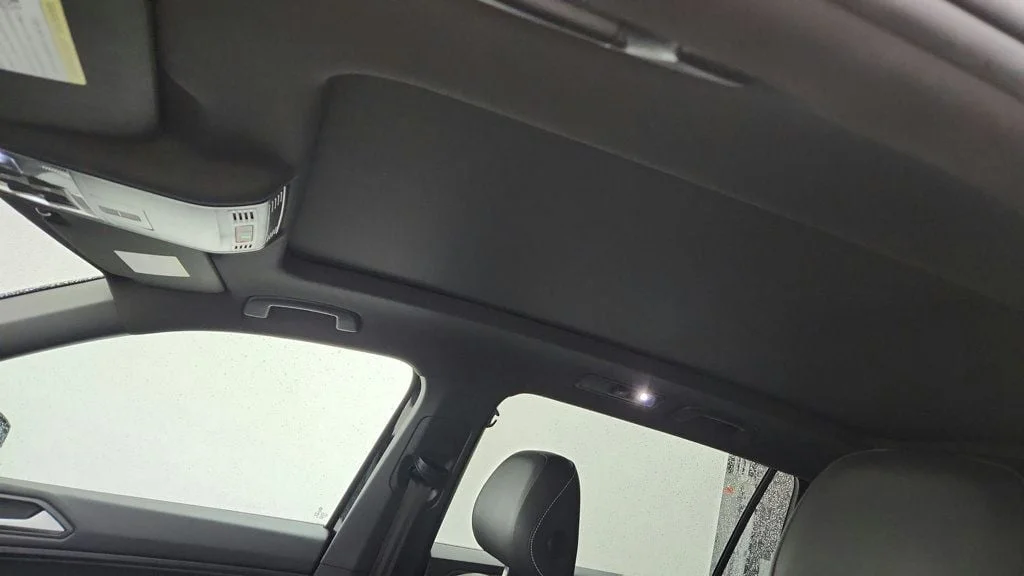 Used 2021 Deep Black Pearl Volkswagen 2.0T SE R-Line Black FWD image 10
