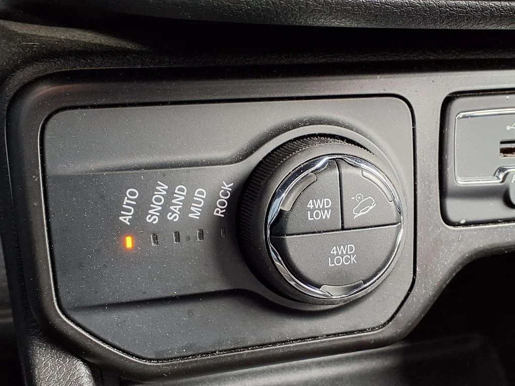 Used 2023 White Jeep Trailhawk image 29