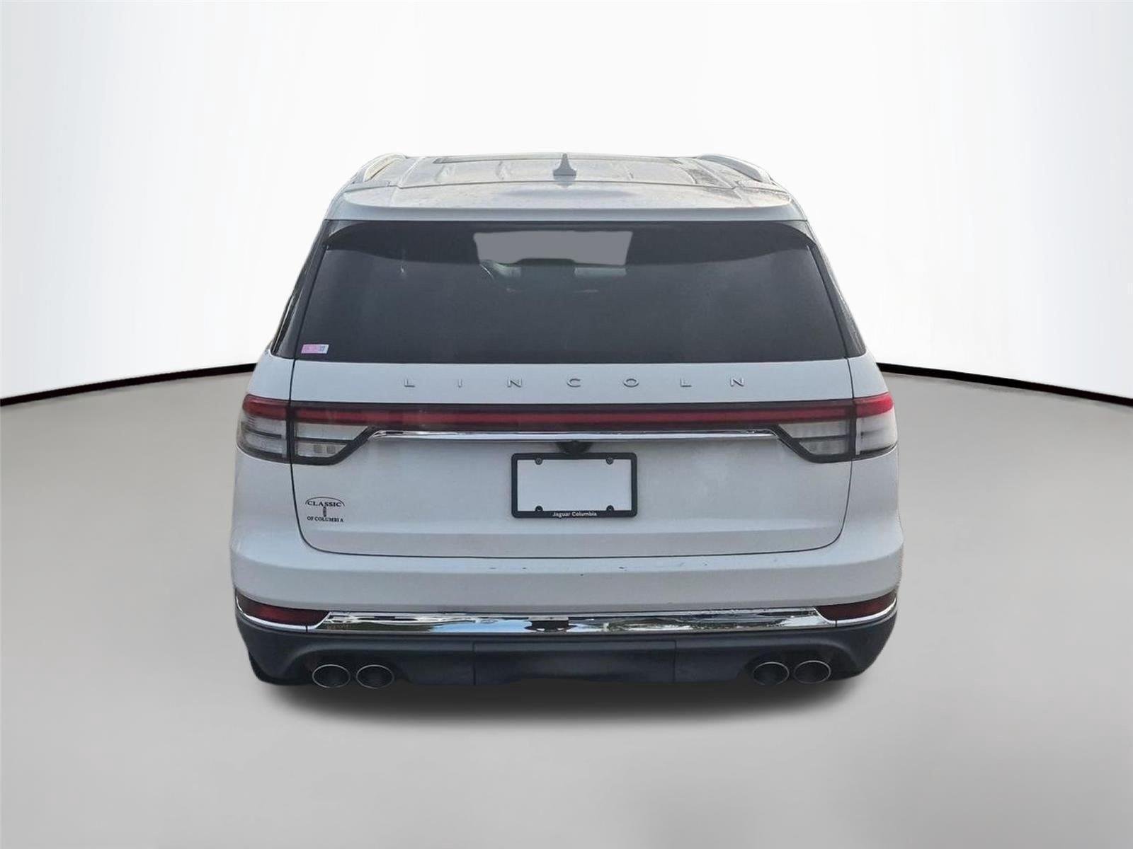 Used 2021 Pristine White Lincoln Reserve image 4