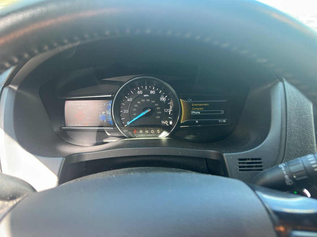 Used 2018 White Platinum Metallic Tri-Coat Ford XLT image 19