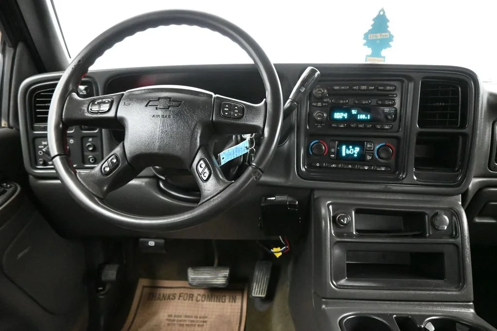 Used 2005 Red Chevrolet LT image 14