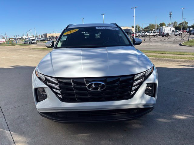 Used 2024 White Pearl Hyundai SEL image 4