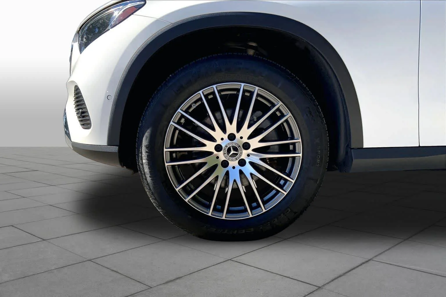 Used 2024 Polar White Mercedes-Benz GLC 300 image 11