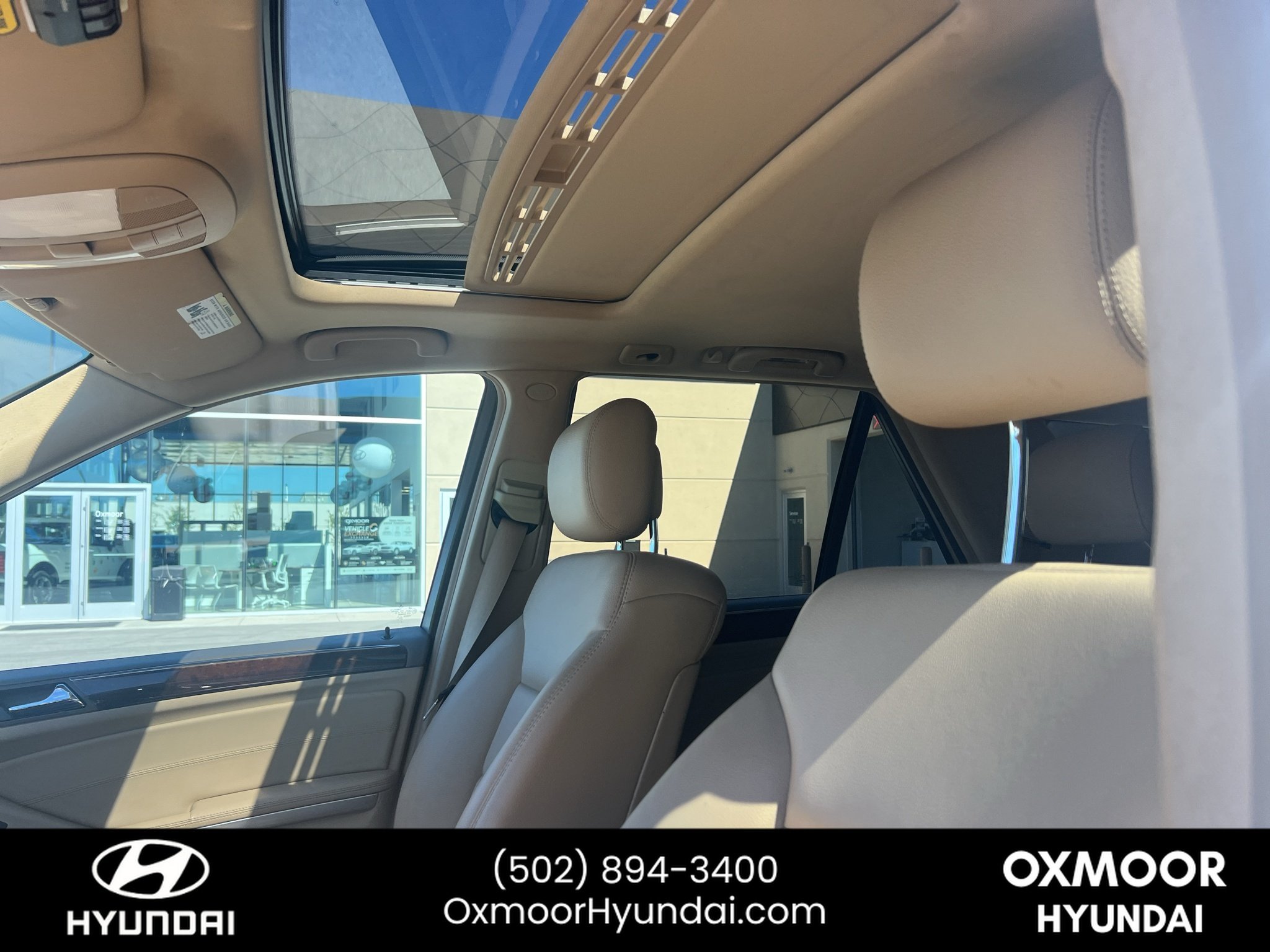 Used 2010 Arctic White Mercedes-Benz ML350 4MATIC® image 4