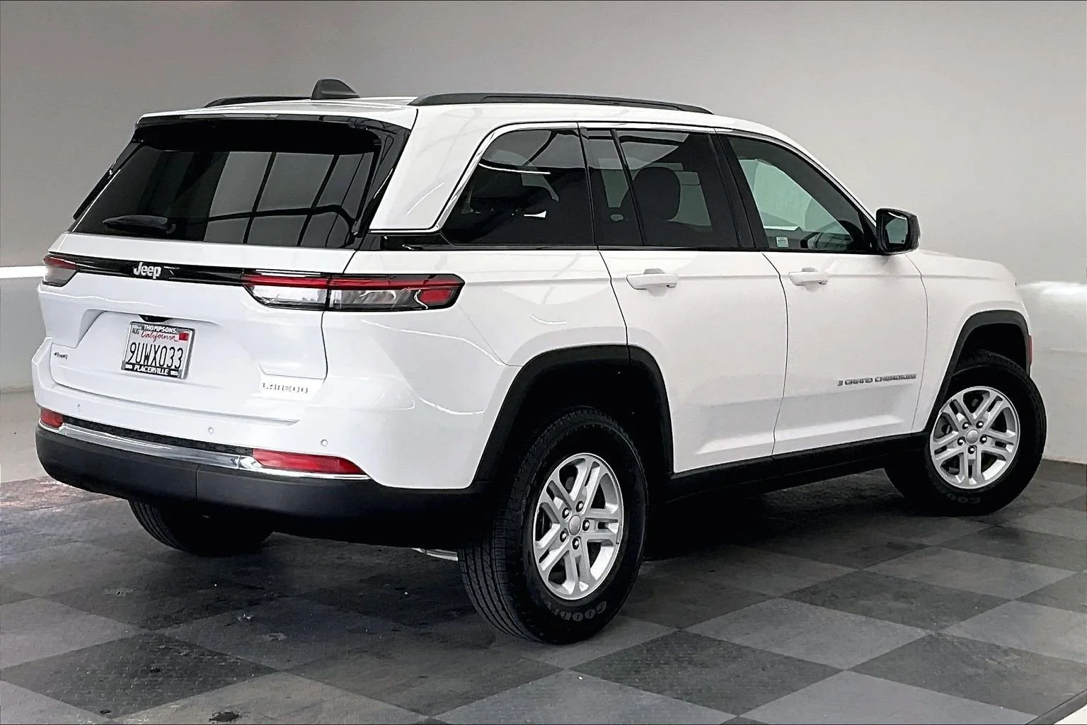 Used 2025 Bright White Clearcoat Jeep Laredo image 13