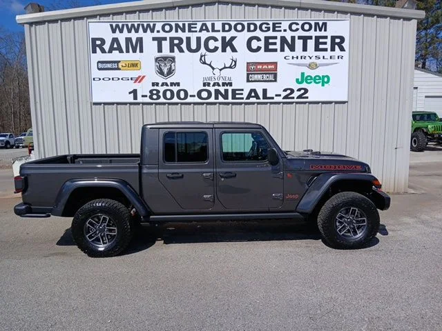 New 2026 Granite Crystal Metallic Clear-Coat Exterior Paint Jeep Mojave X image 2