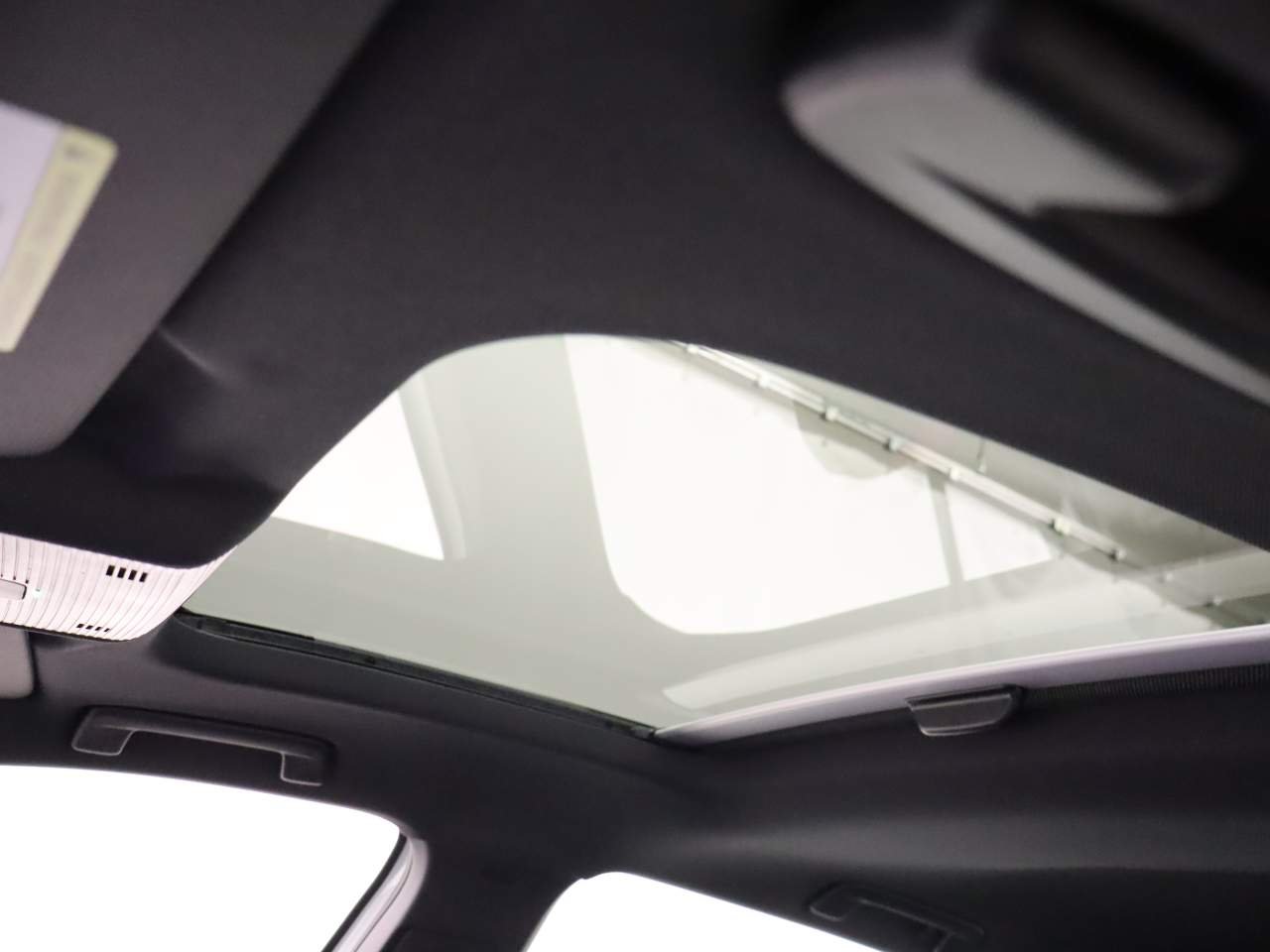 New 2026 Opal White Pearl Volkswagen SE image 17