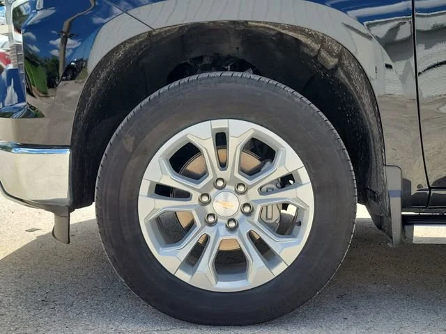2025 Chevrolet Silverado 1500 LTZ - Photo 6