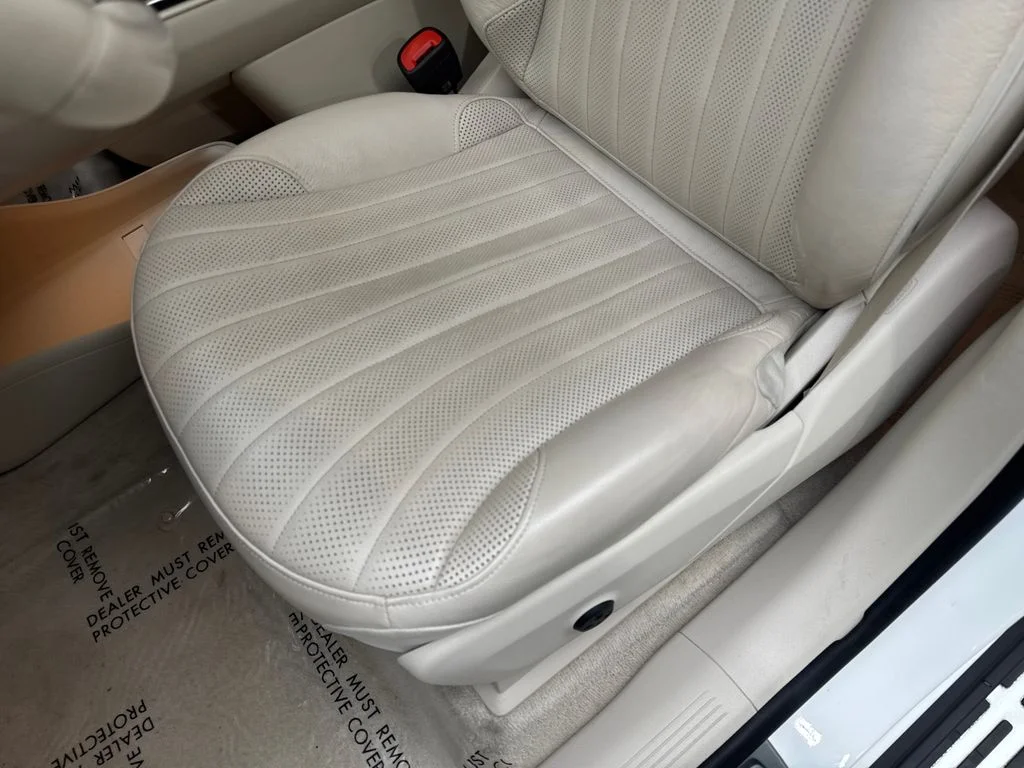 Used 2023 White Mercedes-Benz 450 image 27