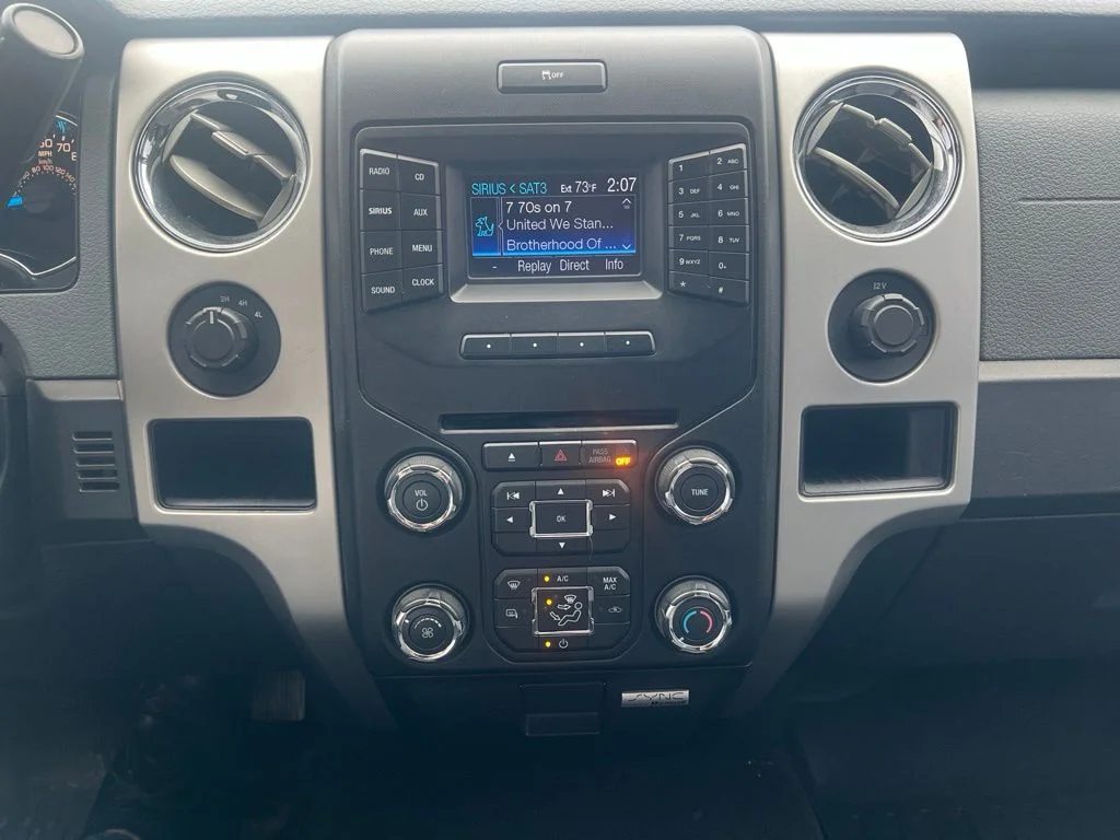 Used 2013 White Platinum Tri-Coat Metallic Ford XLT image 11