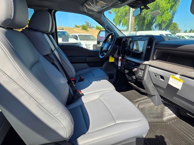 New 2026 White Ford F350 4X2S/CCCSR image 32
