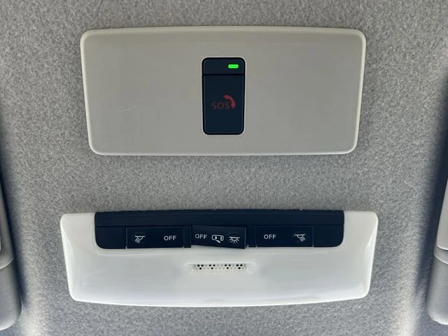 Used 2024 White Nissan SV image 29