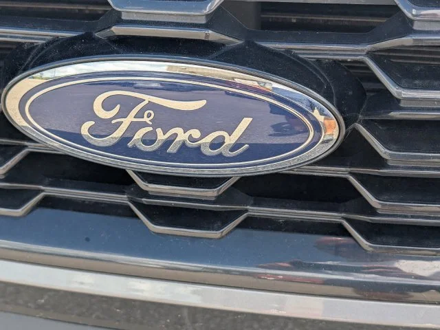 Used 2025 Gray Ford ST-Line Select image 3